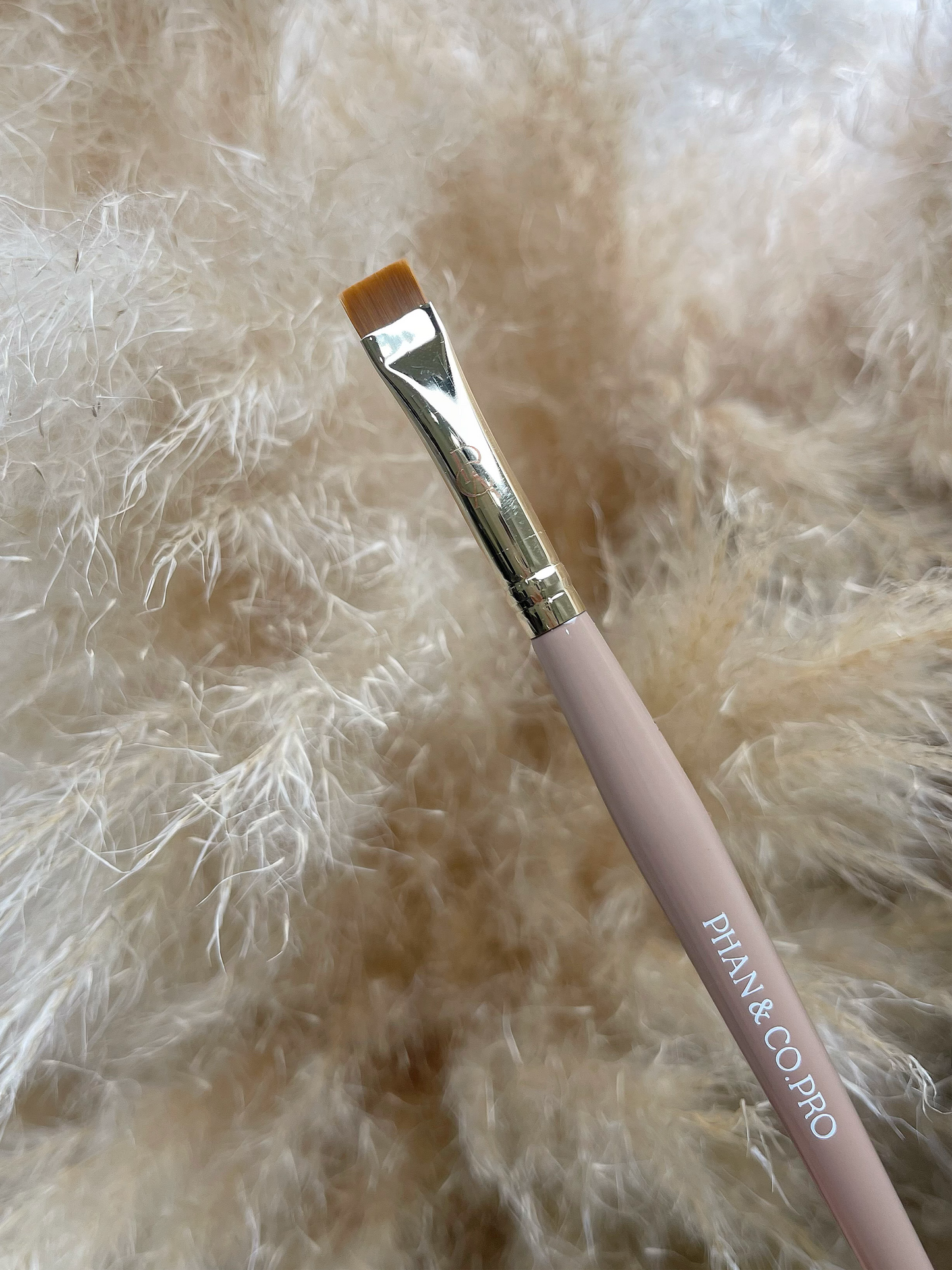 LUXE BRUSH COLLECTION : Straight Edge