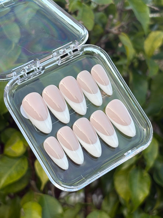 Nail - Press ons - FRENCH MEDIUM ALMOND