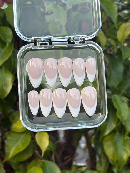 Nail - Press ons - FRENCH MEDIUM ALMOND